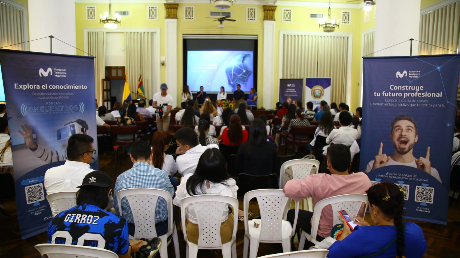Inclusión digital en Colombia Fundación Telefónica Movistar benefició a más de 1.7 millones de personas en 2024 y abre inscripciones para nuevos cursos en 2025