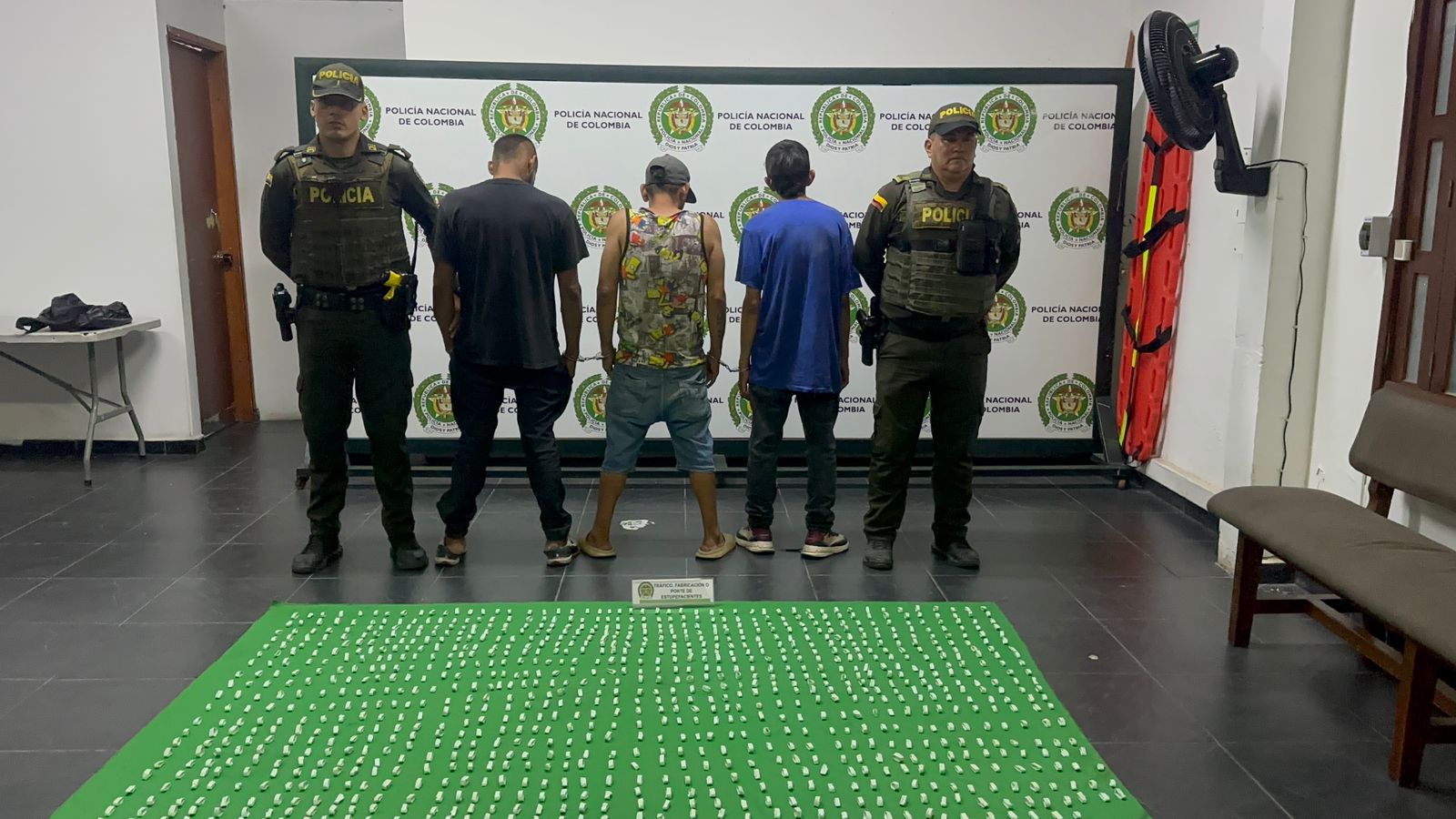 La Policía Nacional en Girón capturó tres personas con 1.000 mil dosis estupefacientes