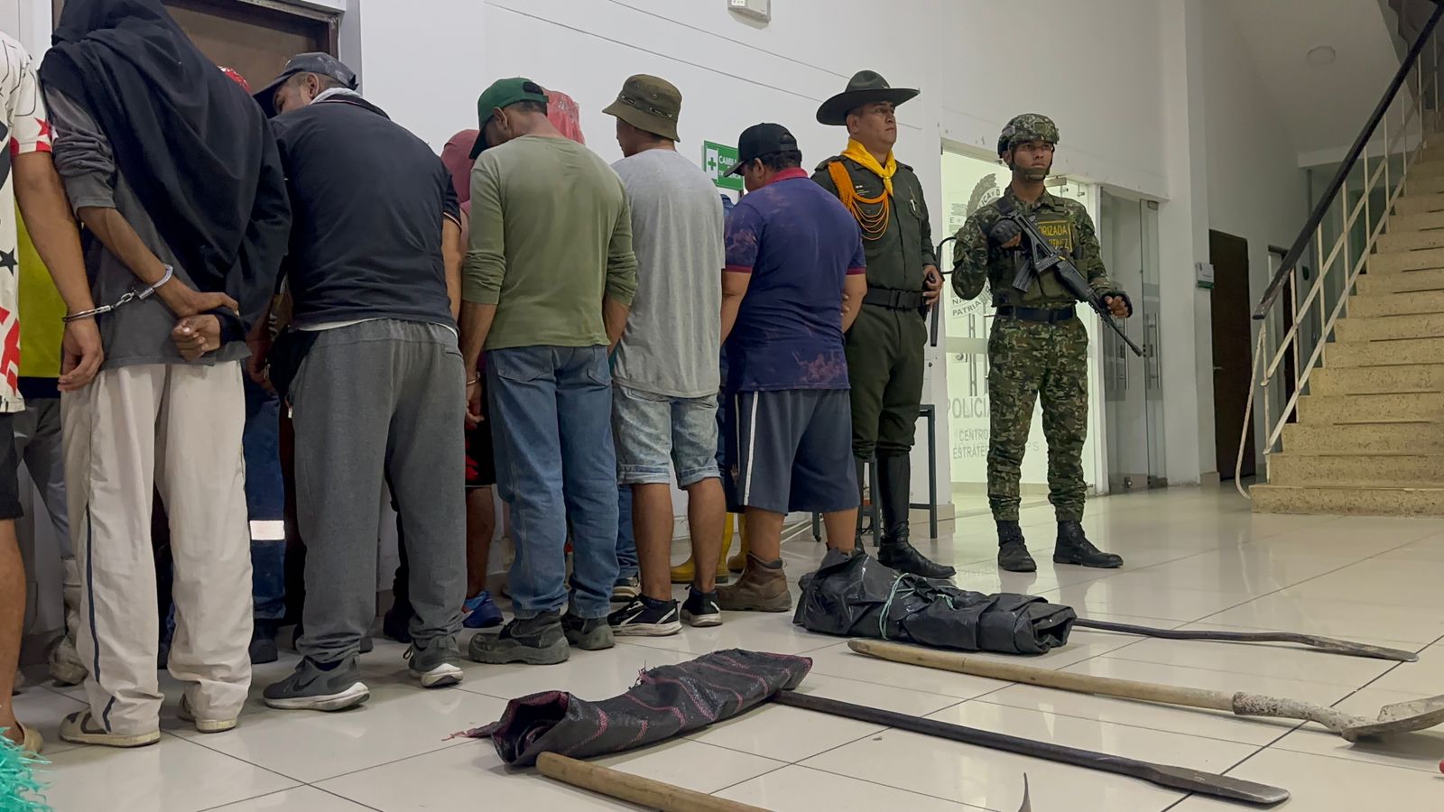 POLICÍA CAPTURÓ A 33 PERSONAS POR DELITOS AMBIENTALES  DEBERÁN RESPONDER POR INVASIÓN DE ÁREAS DE ESPECIAL IMPORTANCIA ECOLÓGICA, DAÑO EN LOS RECURSOS NATURALES Y ECOCIDIO 