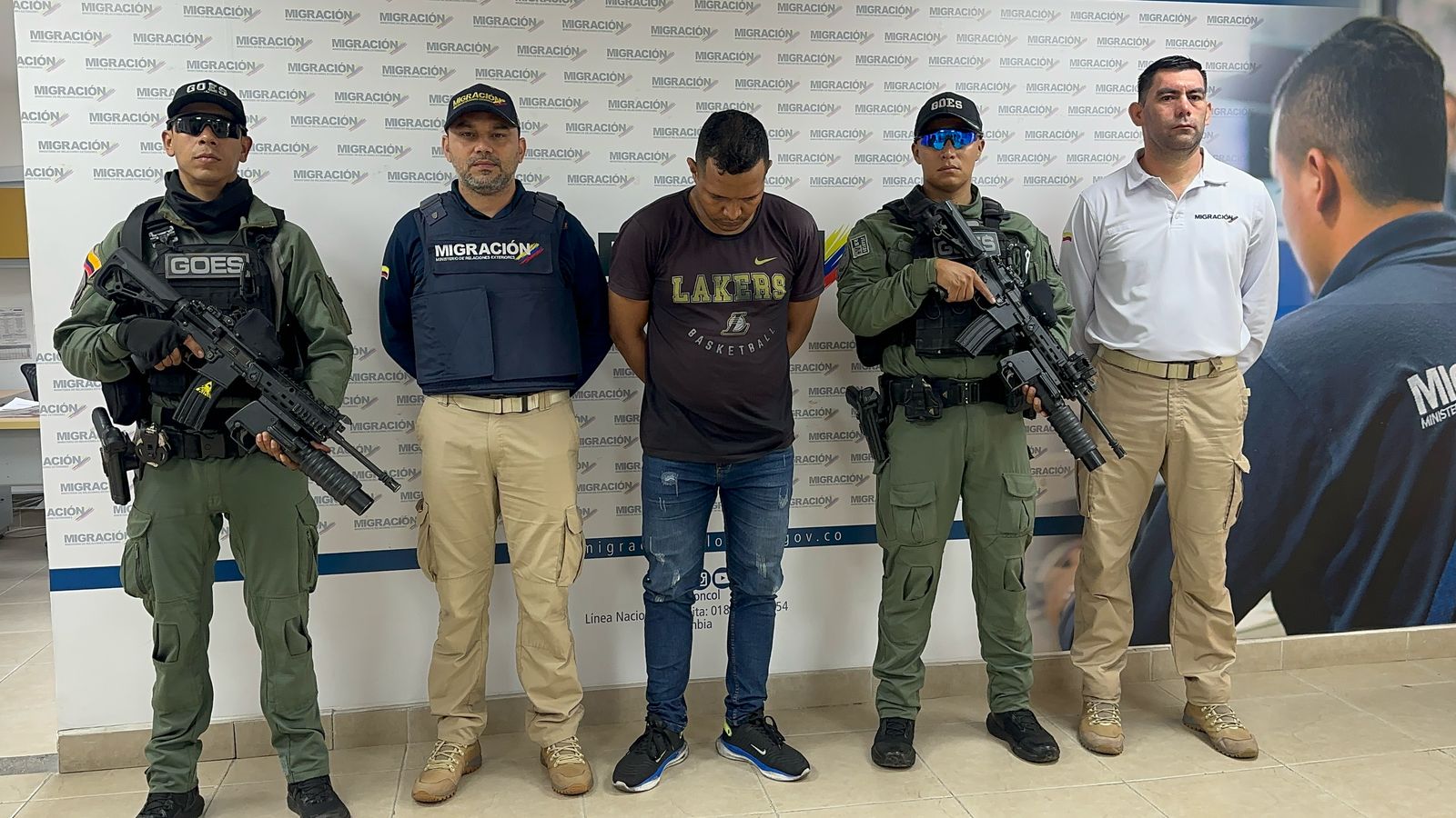 POLICÍA NACIONAL EN BUCARAMANGA CAPTURÓ A UN CABECILLA DEL TREN DE ARAGUA SOLICITADO POR UN JUZGADO DE  VENEZUELA