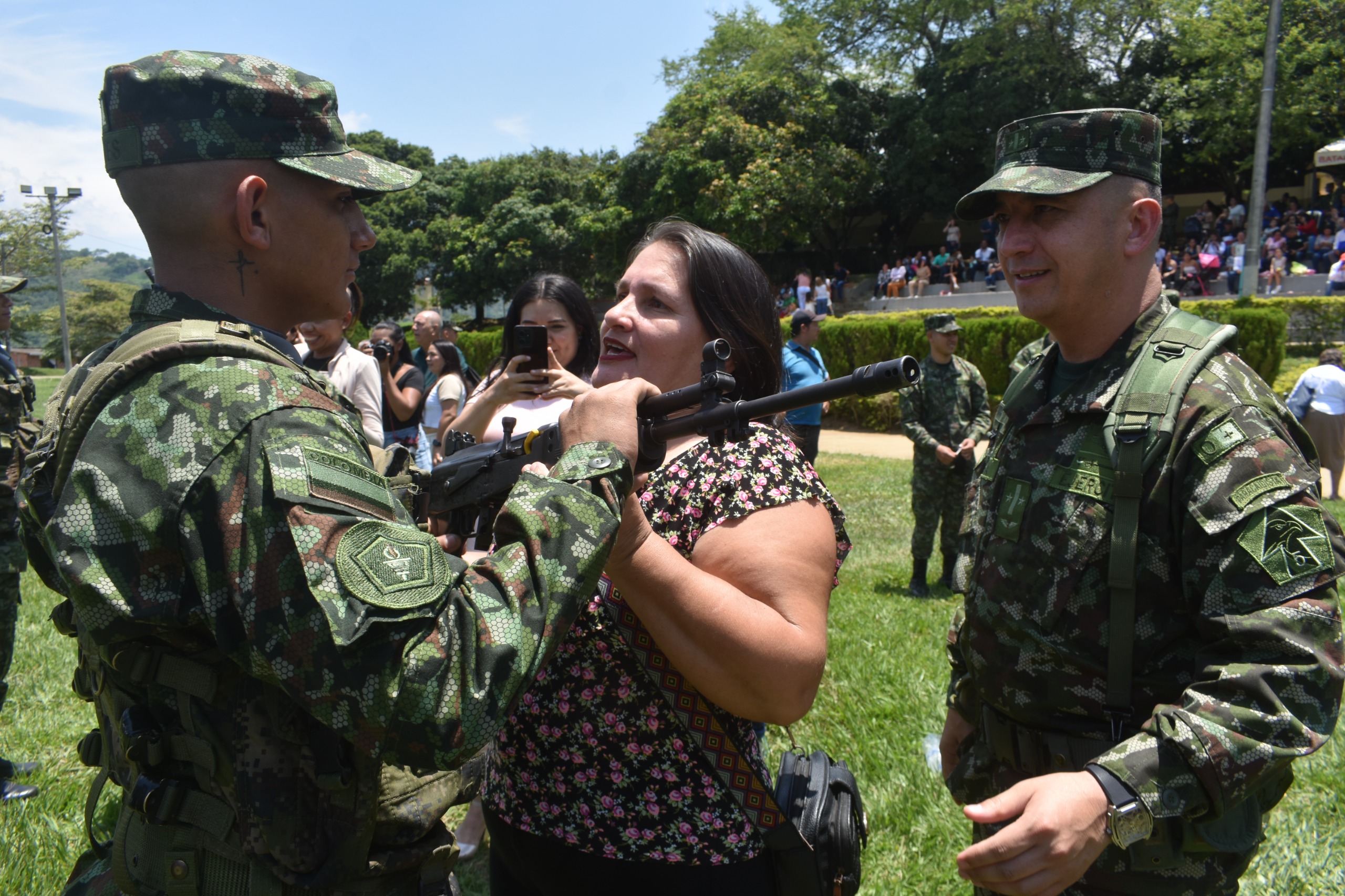 Cerca de 400 soldados del Primer Contingente del 2025 reciben sus armas