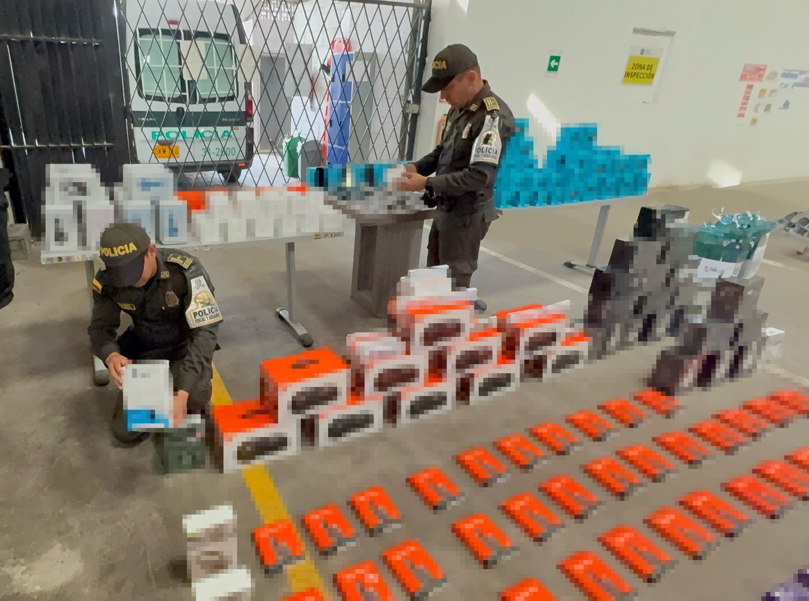 CAEN 525 UNIDADES DE ELEMENTOS DE TECNOLOGÍA DE CONTRABANDO EN VÍA SAN GIL-PIEDECUESTA