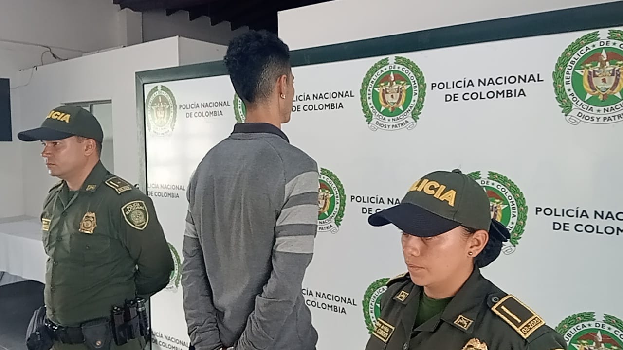 POLICÍA NACIONAL EN GIRÓN CAPTURÓ MEDIANTE ORDEN JUDICIAL A UN HOMBRE CONOCIDO COMO “PINO”