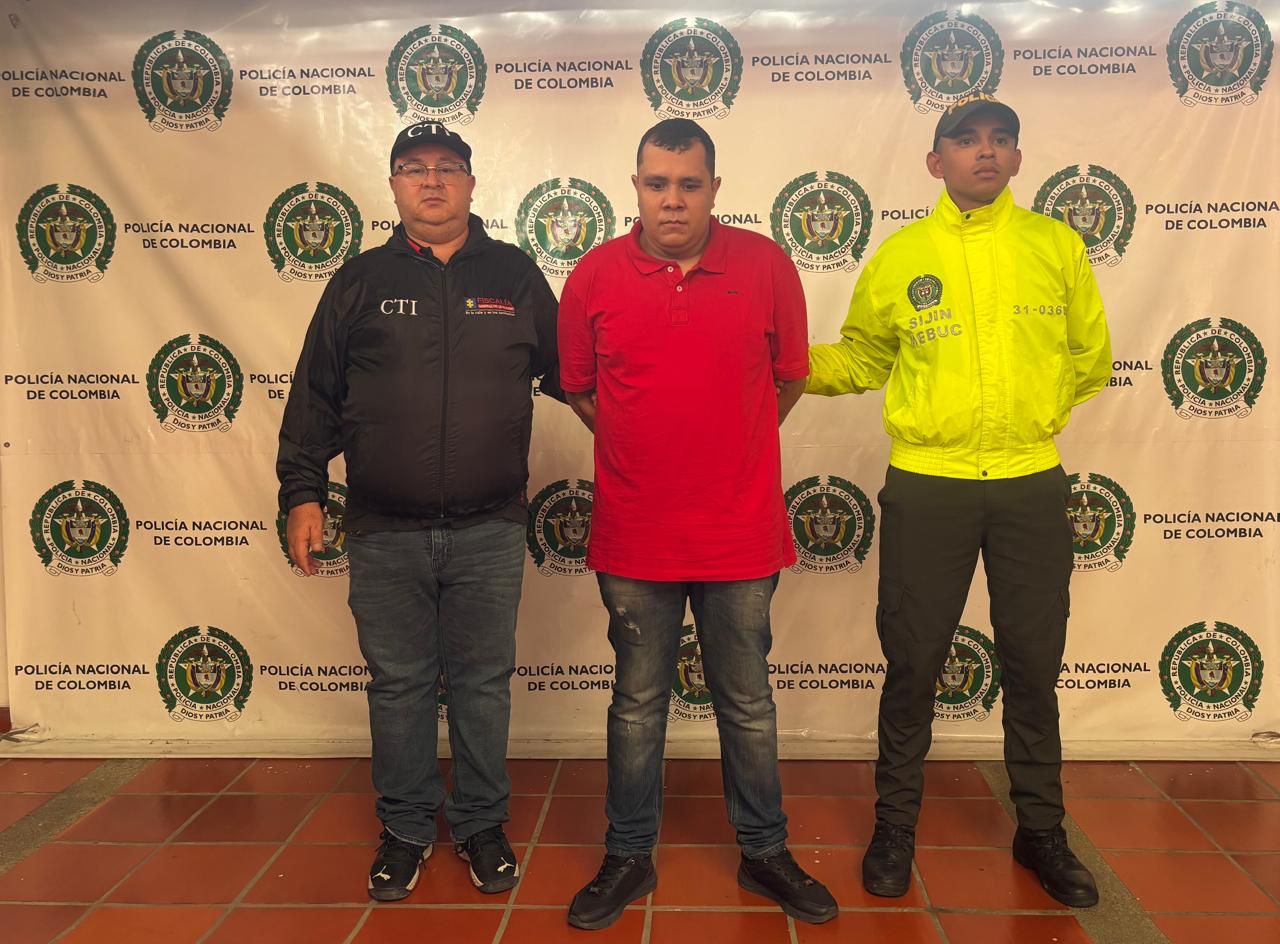 POLICÍA NACIONAL EN BUCARAMANGA CAPTURÓ MEDIANTE ORDEN JUDICIAL A UN HOMBRE CONOCIDO COMO “BUÑUELO”