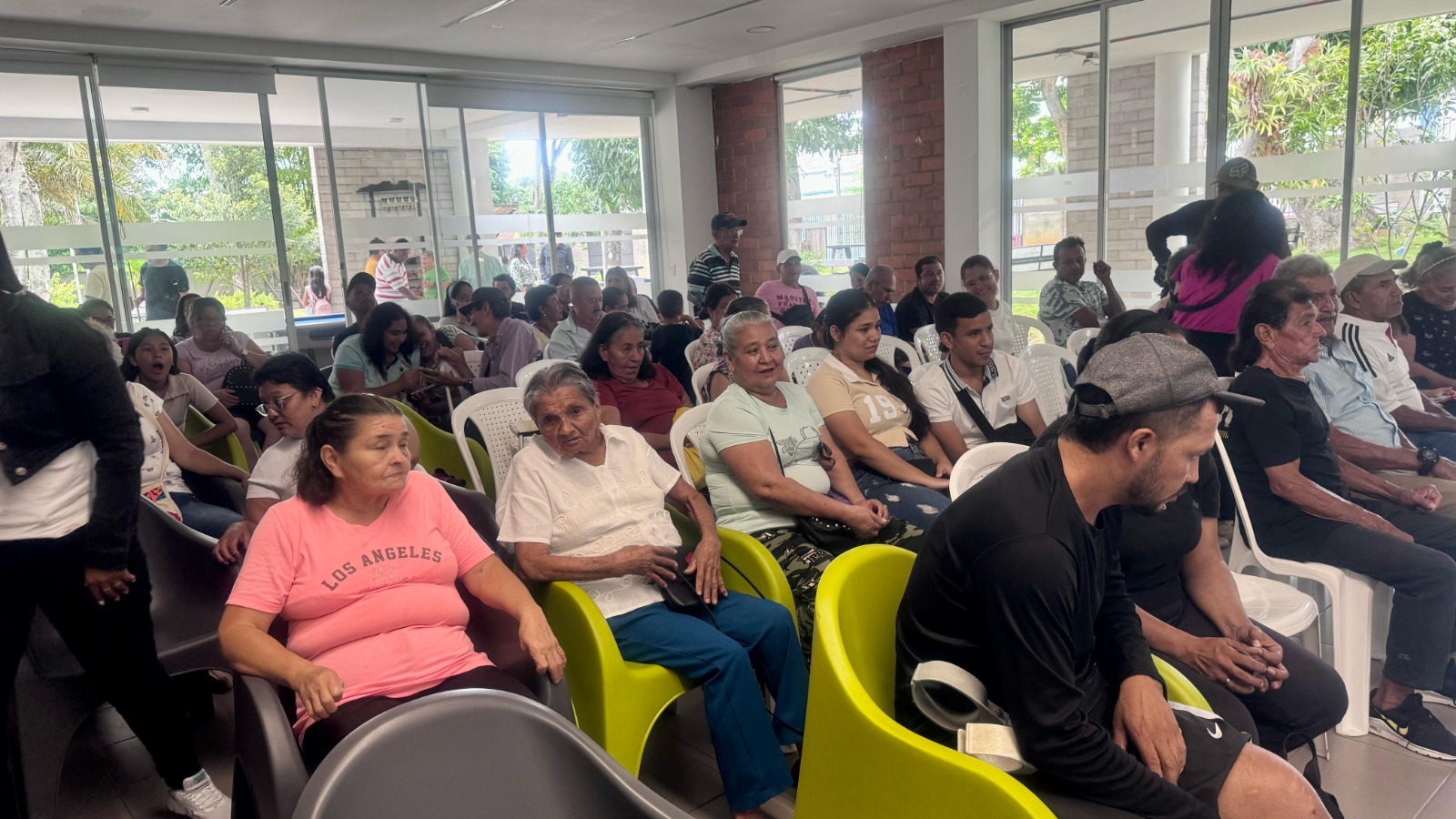 Barrio Laureles 1 y 2 dan un paso hacia el desarrollo:  Primera socialización sobre la legalización del barrio fue un éxito
