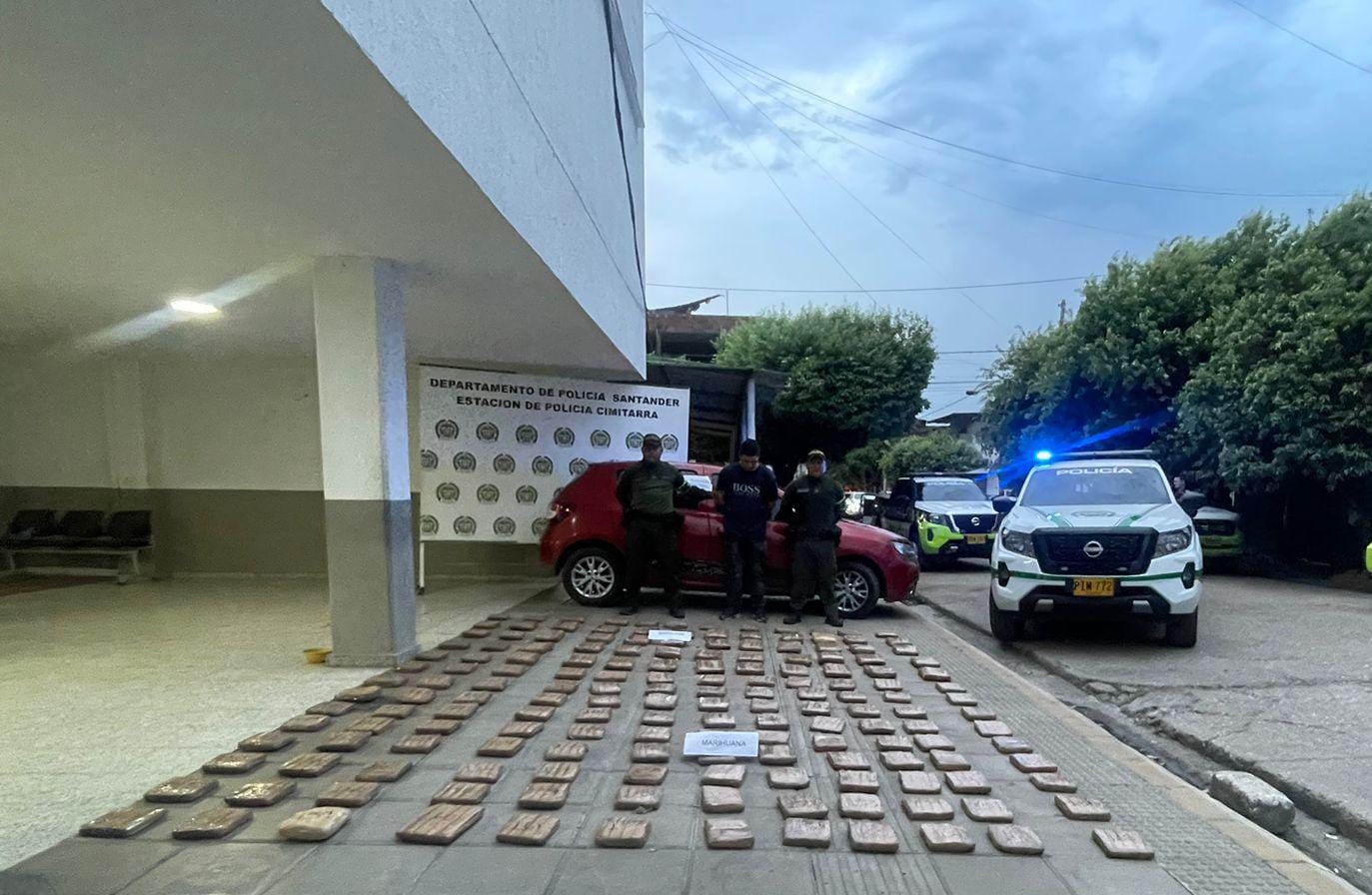 CAPTURADO DELINCUENTE QUE TRANSPORTABA MÁS DE 100 KILOGRAMOS DE MARIHUANA EN VÍAS DEL MAGDALENA MEDIO