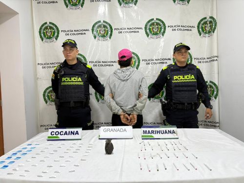UN GOLPE MÁS A LA DELINCUENCIA, EXTRANJERO FUE CAPTURADO CON ESTUPEFACIENTES Y UNA GRANADA.