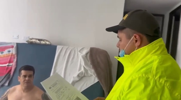 Capturado hombre condenado por secuestro y recuperada camioneta hurtada en centro comercial de Bucaramanga.