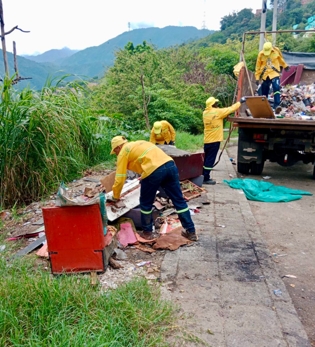 La Empresa de Aseo de Bucaramanga inició la intervención de 150 puntos críticos en la ciudad