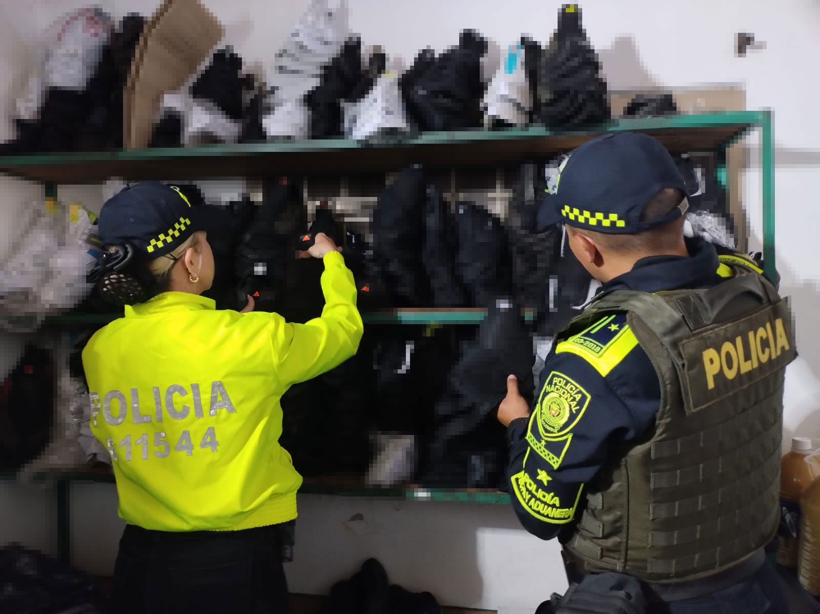 DESMANTELADA FÁBRICA ILEGAL DE CALZADO EN BUCARAMANGA