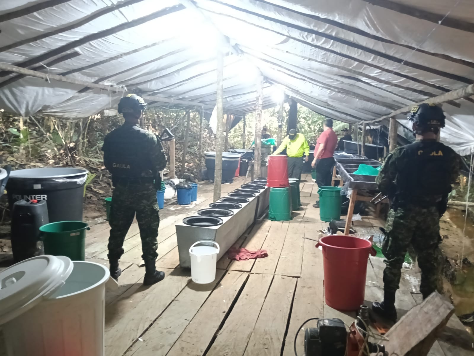 Destruido laboratorio de clorhidrato de cocaína que producía media tonelada de estupefaciente al mes