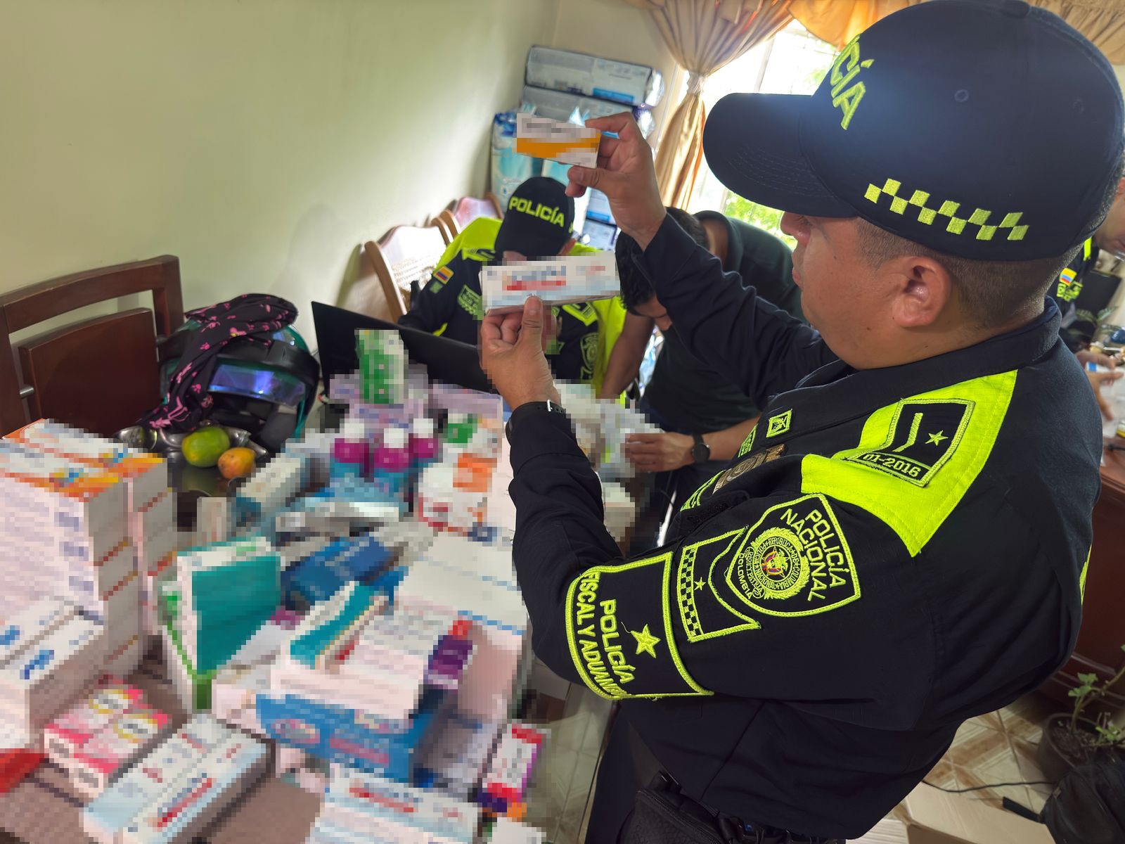 LA POLICÍA FISCAL Y ADUANERA, EVITA LA COMERCIALIZACIÓN ILEGAL DE INSUMOS MÉDICOS DE USO INSTITUCIONAL 