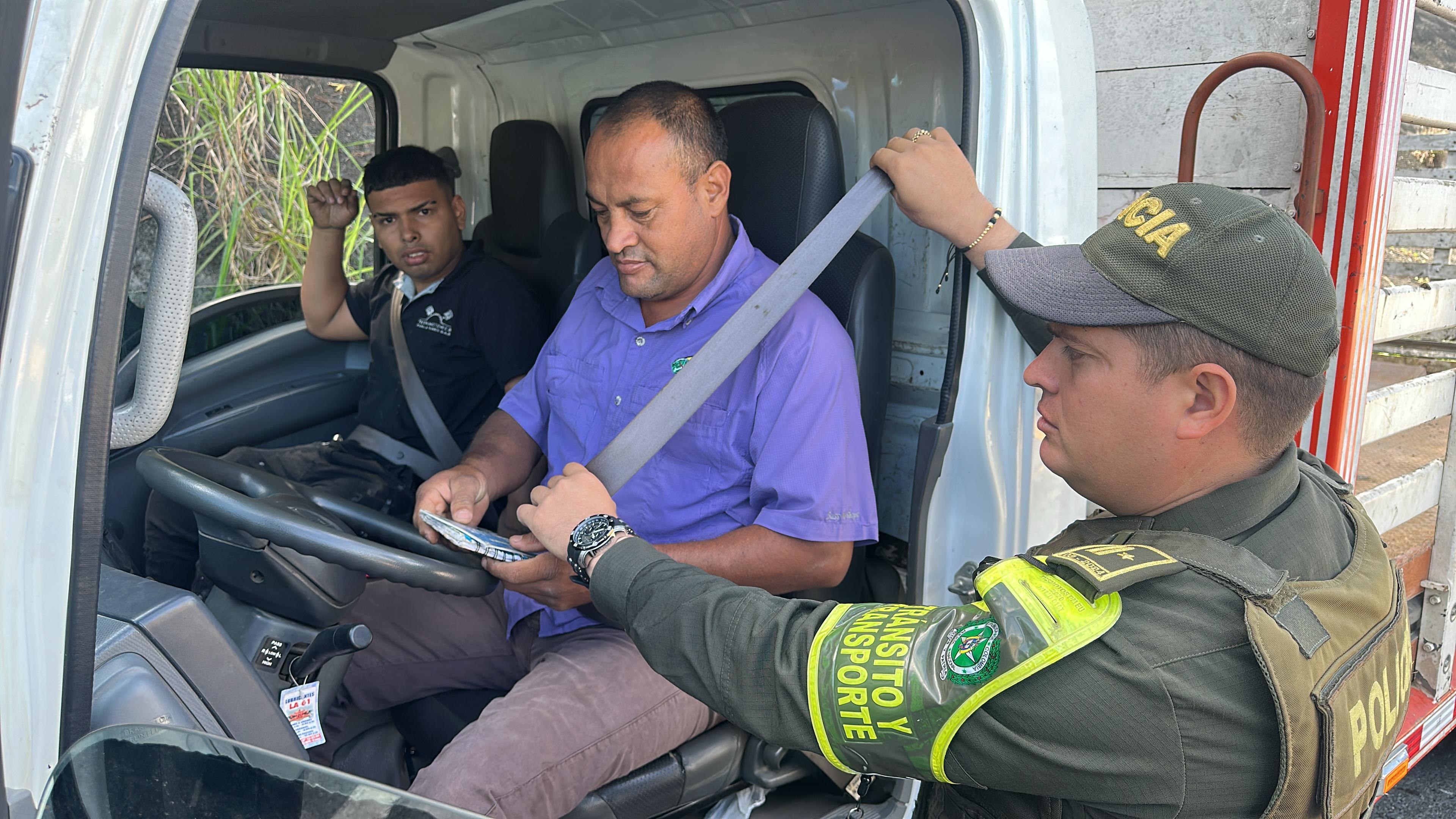 La Policía Nacional en el Departamento de Santander realiza Plan Retorno de Puente festivo Corpus Christi