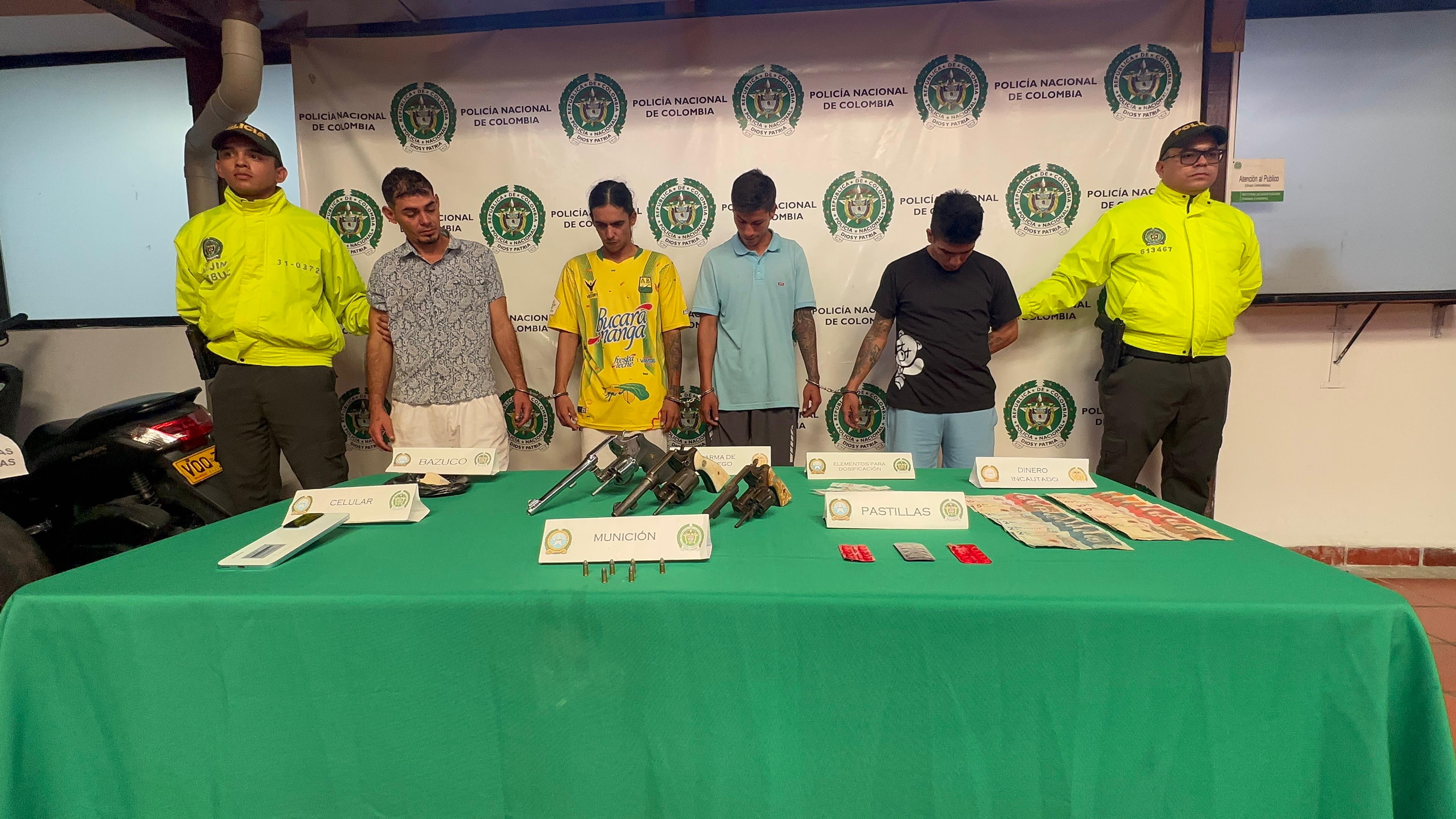 La Policía Nacional en Bucaramanga capturo a cuatro hombres integrantes del GDCO los costeños  