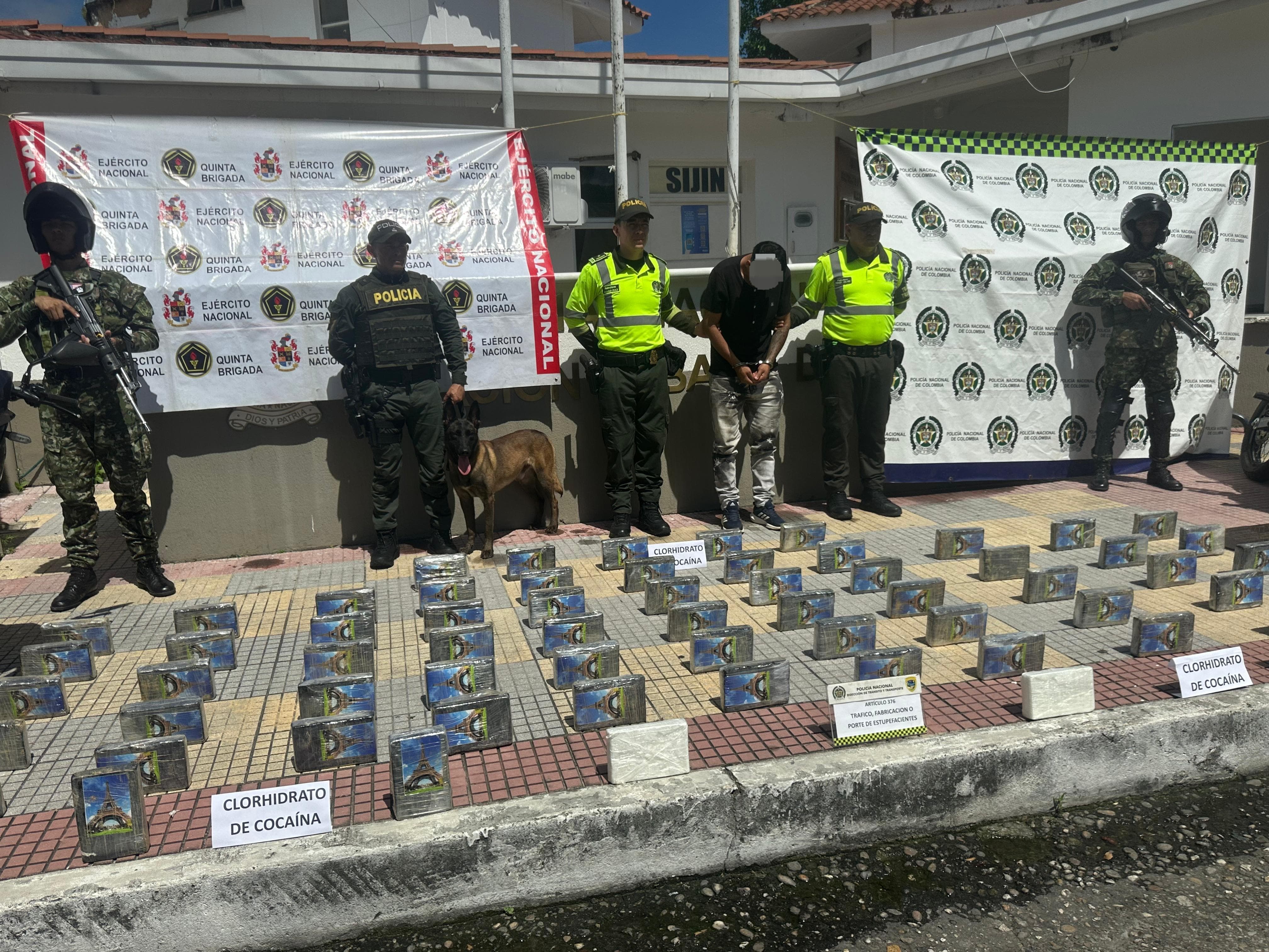 En Santander, fue capturado un sujeto al transportar dentro de un vehículo 65 kilogramos de clorhidrato de cocaína