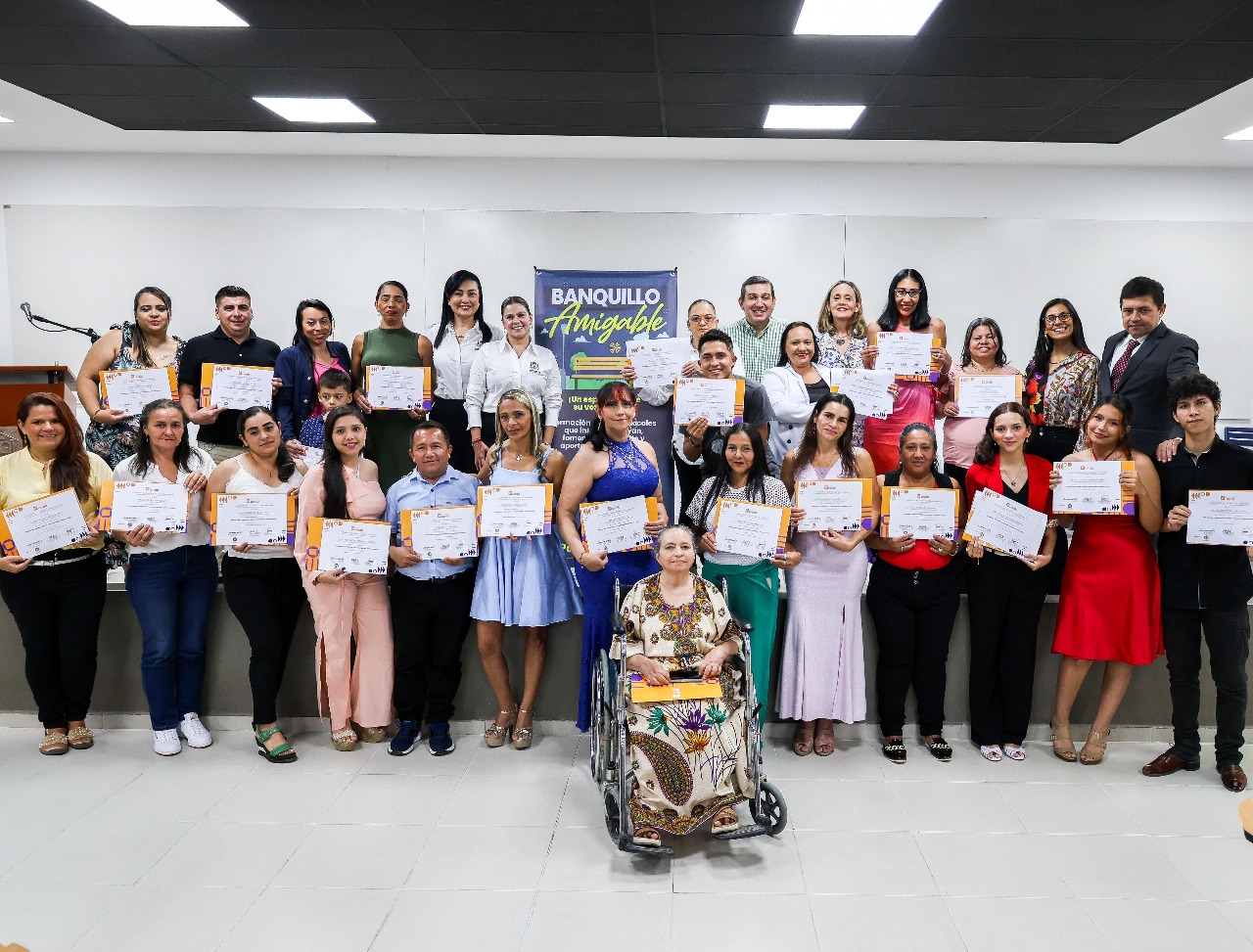UNAB certifica a primeros orientadores del Banquillo Amigable en Floridablanca para fortalecer la salud mental comunitaria