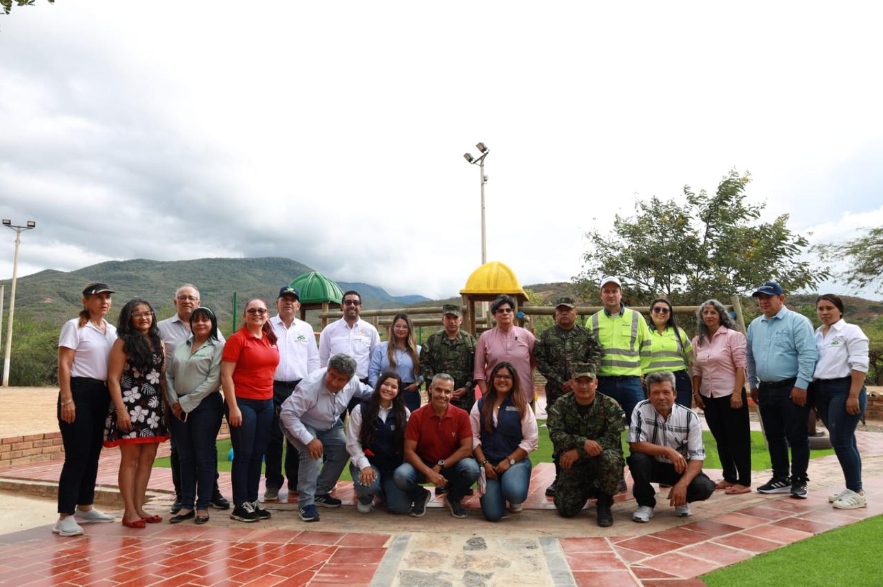 *Ejército Nacional, Alcaldía y empresarios remodelan un parque en la zona rural de Los Patios, Norte de Santaner*