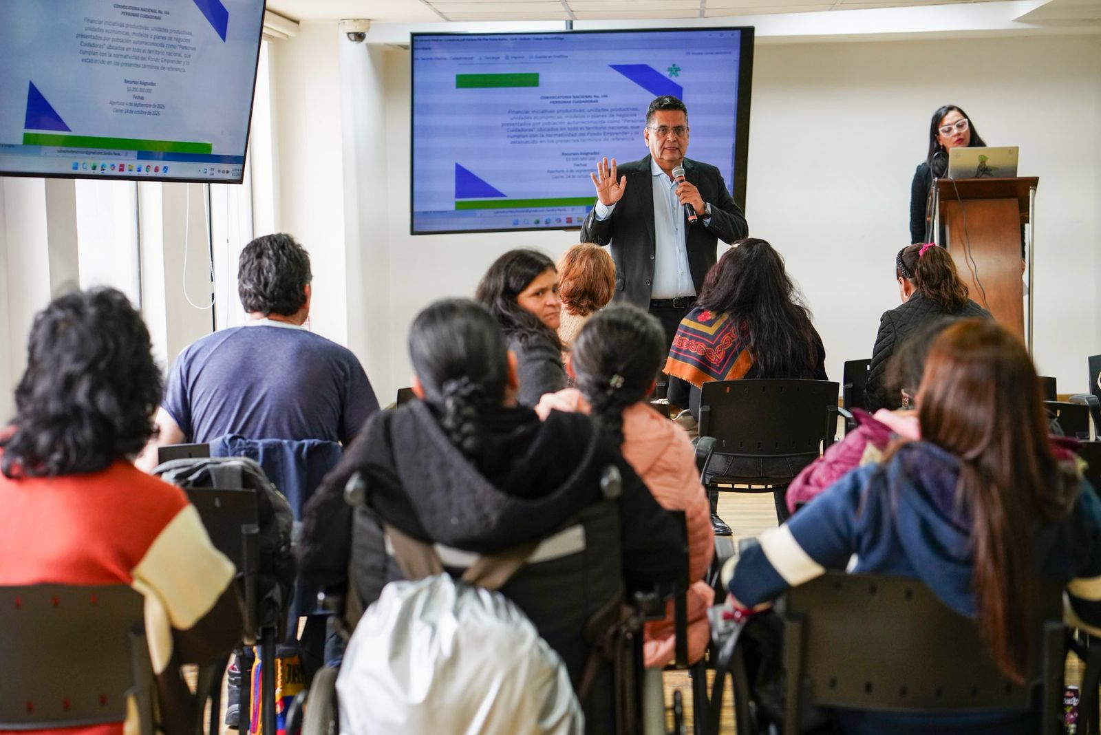 Alrededor de 100 unidades productivas de personas cuidadoras participaron en el primer Foro de Fortalecimiento Empresarial del Cuidado