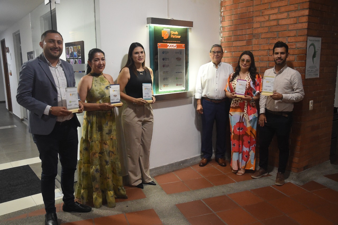 UNAB Partner entrega reconocimientos a seis empresas santandereanas