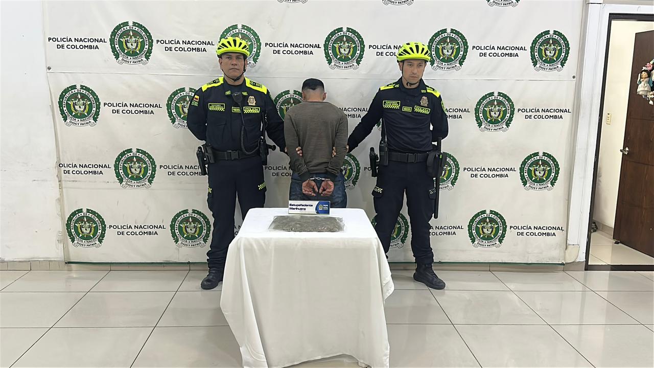 POLICÍA METROPOLITANA DE BUCARAMANGA CAPTURA A UN HOMBRE CON ESTUPEFACIENTES DURANTE PLANES DE CONTROL DEL GRUPO BICI-TERRITORIOS
