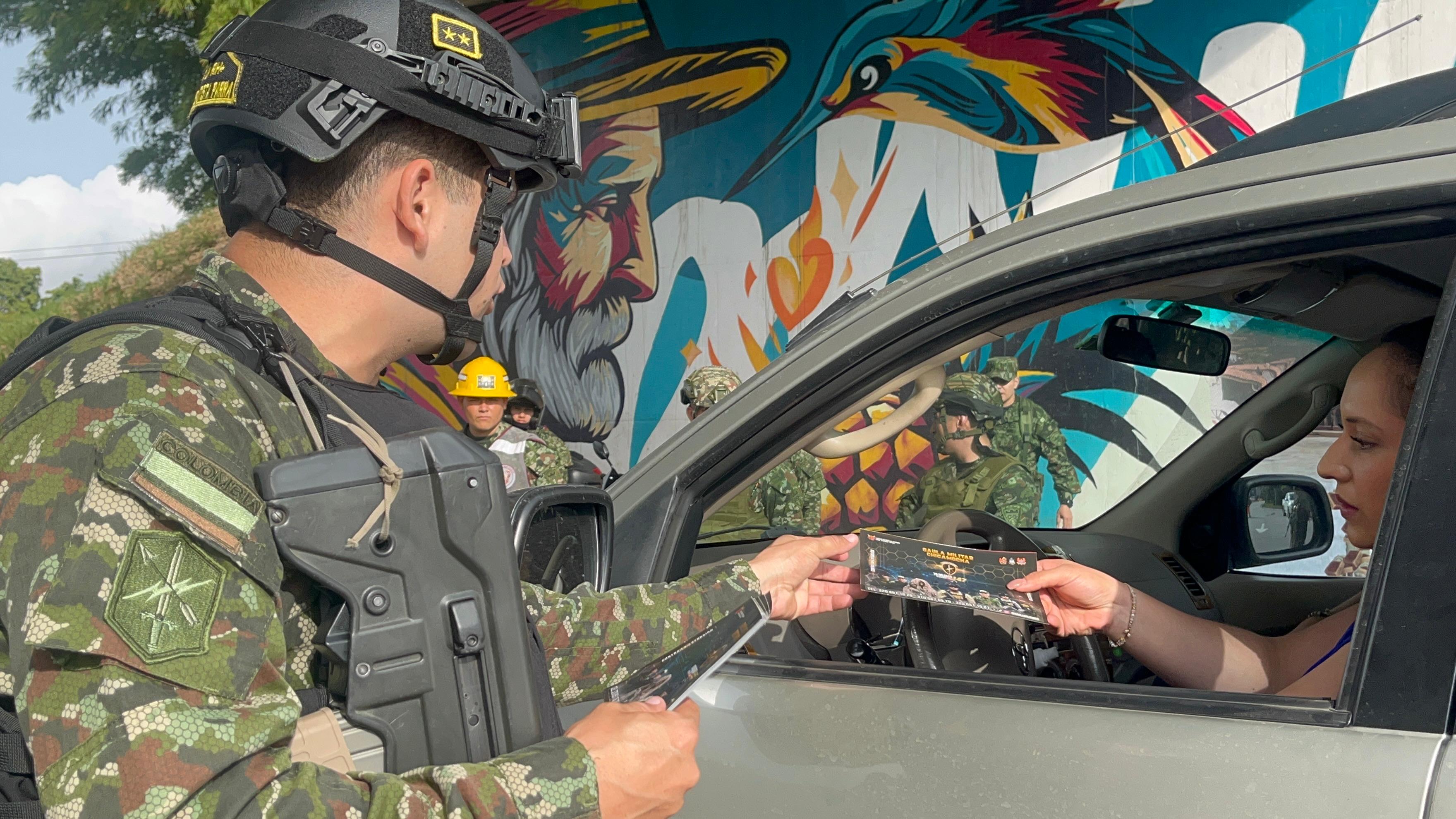 Más de mil soldados acompañan a los viajeros durante las festividades de fin y comienzo de año