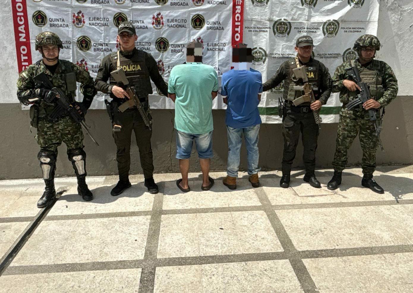 Ejército Nacional y Policía capturan en flagrancia a dos personas por minería ilegal en Santander