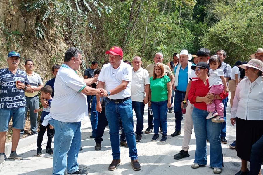 SENA Santander entrega placa huella que mejora la movilidad en Lebrija