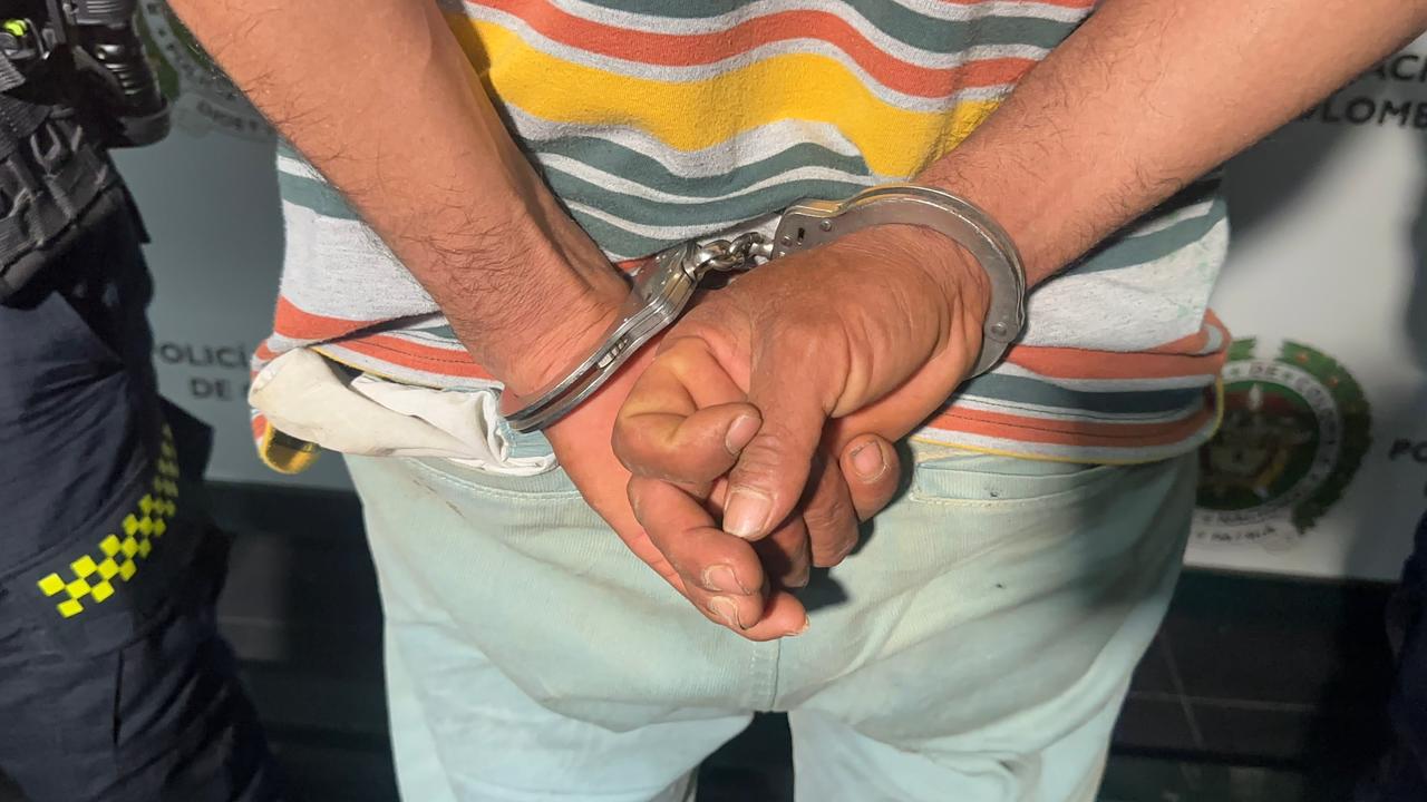 POLICÍA NACIONAL CAPTURA A UN HOMBRE REQUERIDO POR GRAVES DELITOS CONTRA LOS DERECHOS HUMANOS