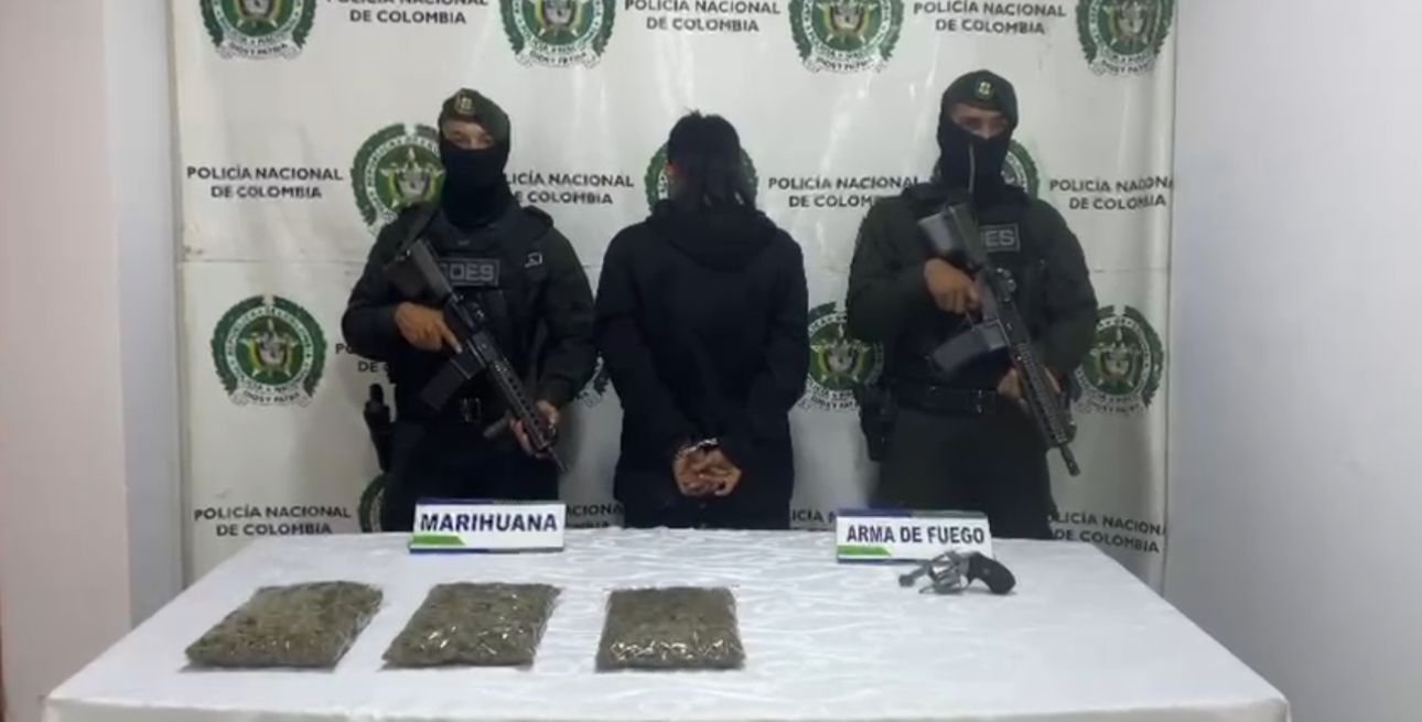 POLICÍA NACIONAL EN BUCARAMANGA CAPTURA A UN HOMBRE Y AFECTA LA COMERCIALIZACIÓN DE ESTUPEFACIENTES EN EL BARRIO BOSQUE NORTE