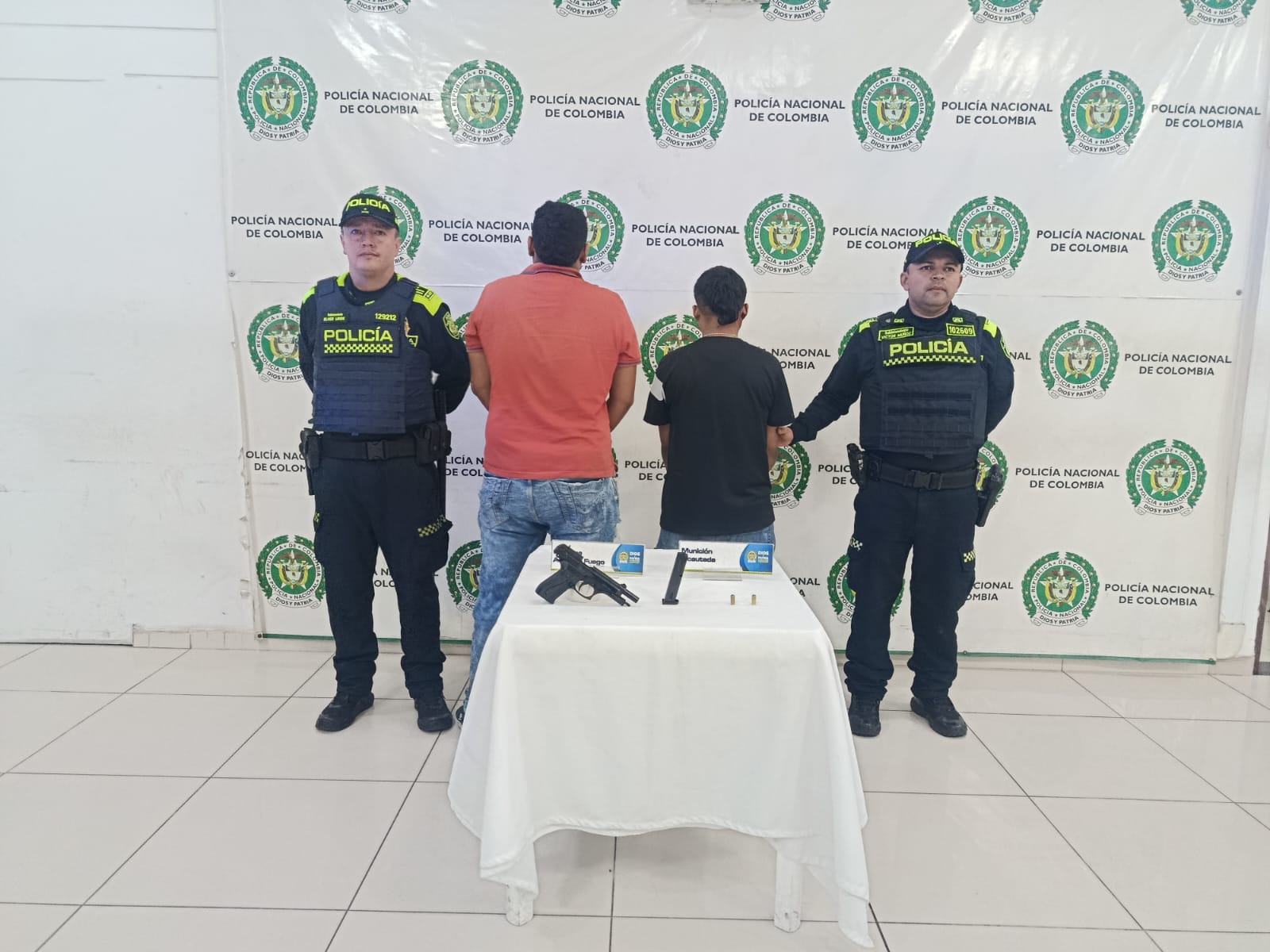 INTERVENCIÓN DE LA POLICÍA NACIONAL PERMITE CAPTURA DE DOS PERSONAS ARMADAS TRAS INTENTO DE HURTO EN SOTOMAYOR