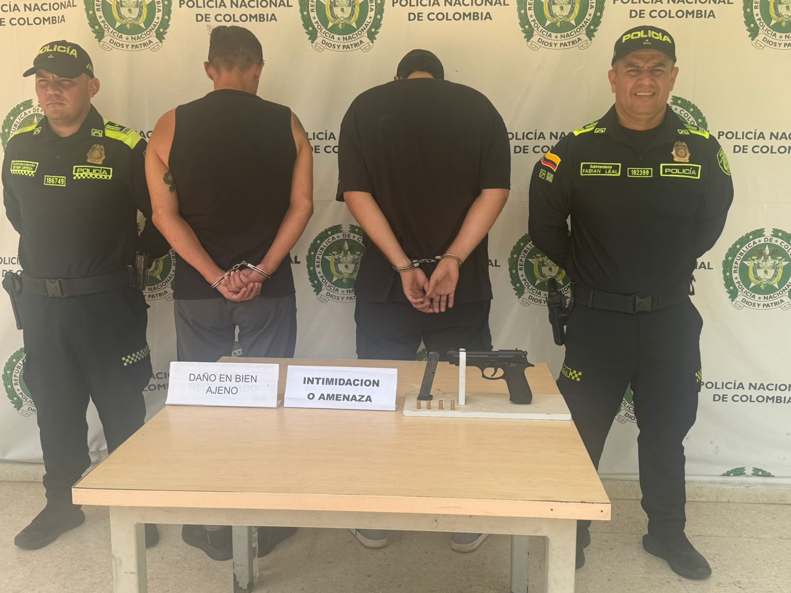 POLICÍA NACIONAL CAPTURA DOS HOMBRES POR INTIMIDACIÓN