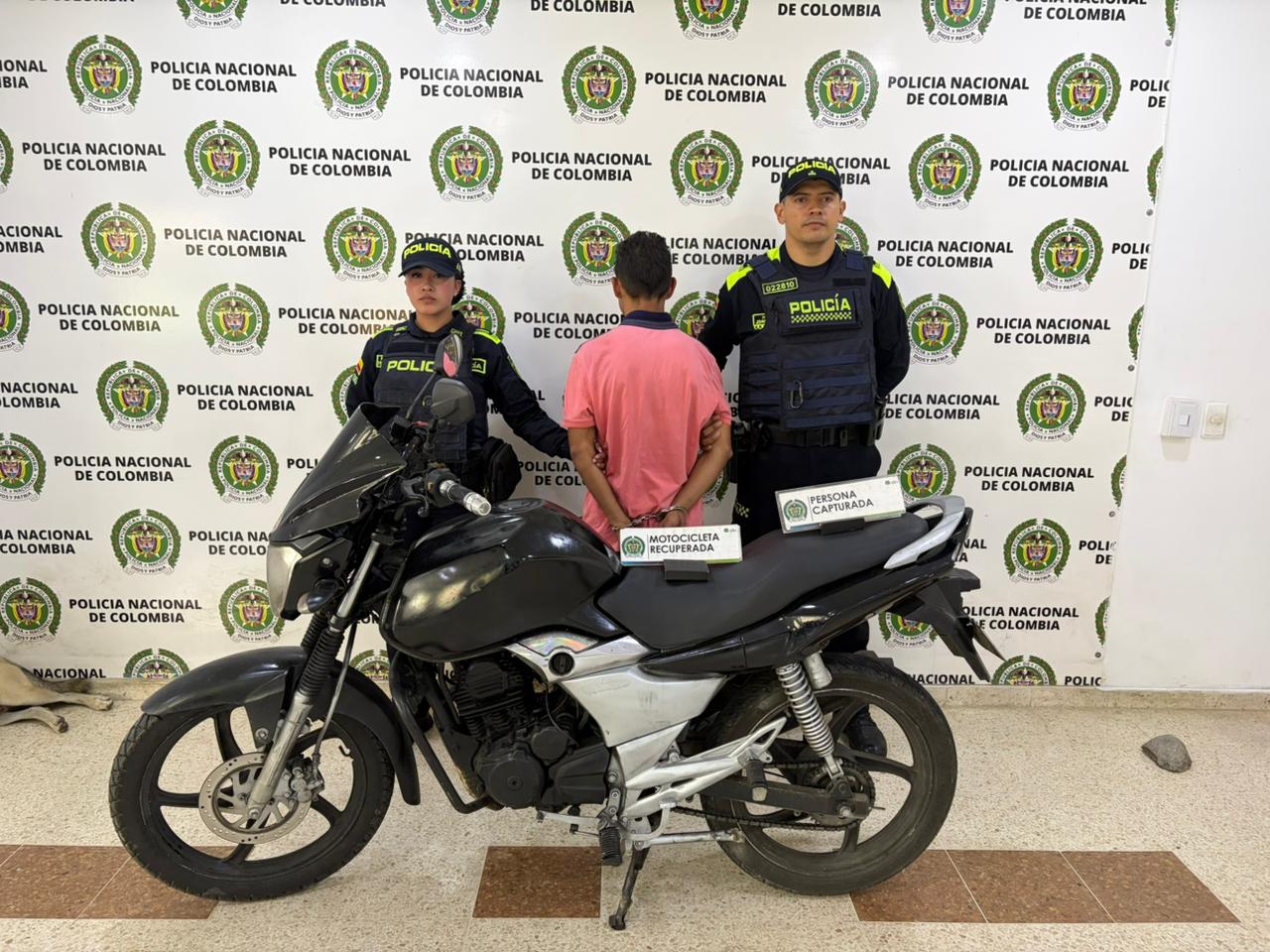 CAPTURADO POR HURTO Y RECUPERADA MOTOCICLETA EN FLORIDABLANCA