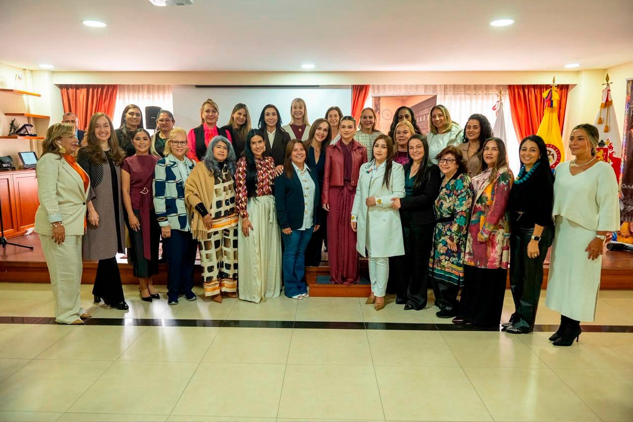 Liderazgo femenino, cooperación e impacto territorial: ASODAMAS presentó Territorios Vivos París 2026 en un encuentro nacional que proyectará el talento colombiano al mundo