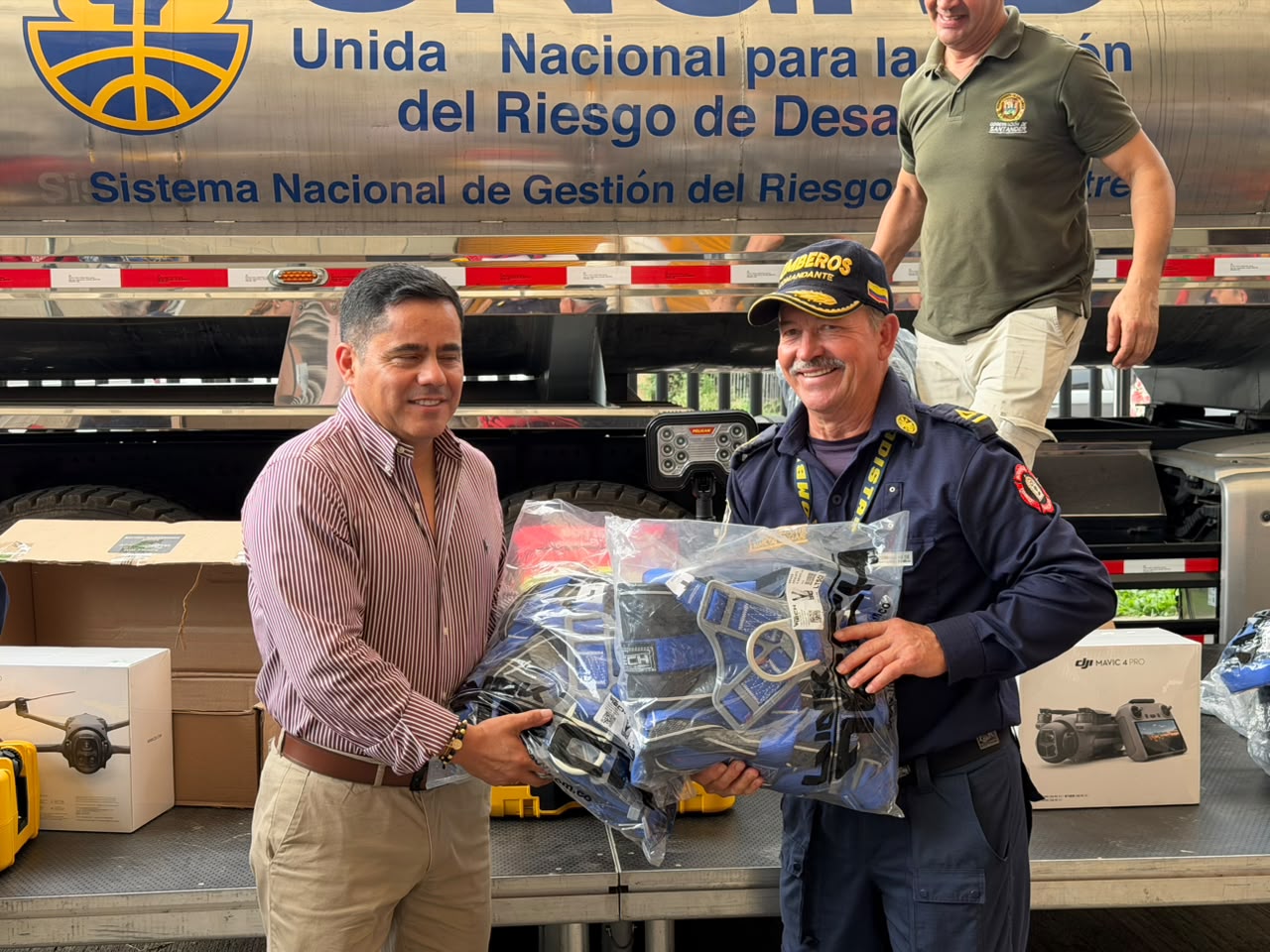 Gobernación de Santander fortalece a los organismos de socorro con entrega de equipos especializados para la atención de emergencias