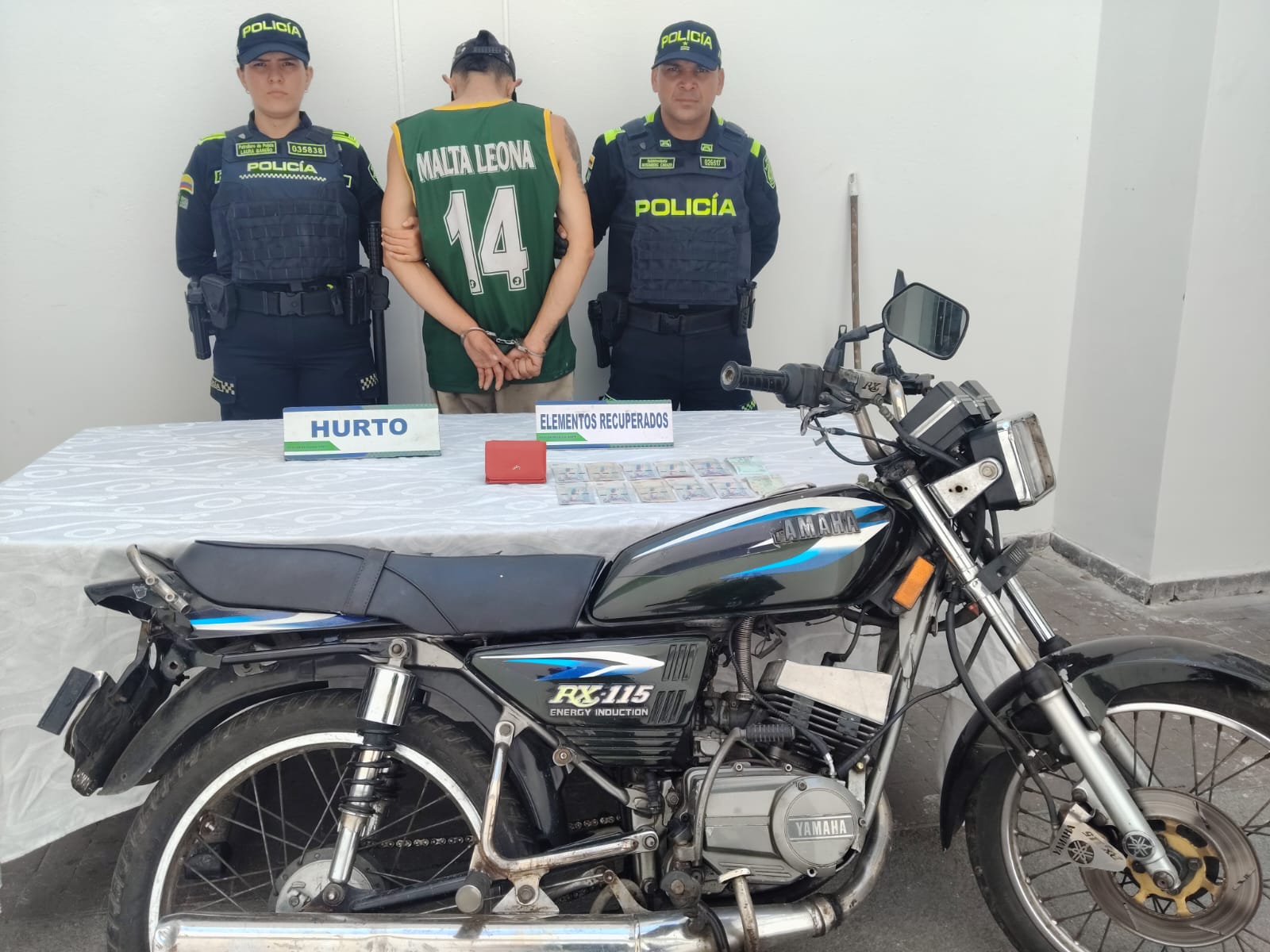 CAPTURADO EN FLAGRANCIA POR HURTO Y RECUPERADOS DINERO Y PERTENENCIAS DE UNA CIUDADANA EN EL BARRIO GAITÁN