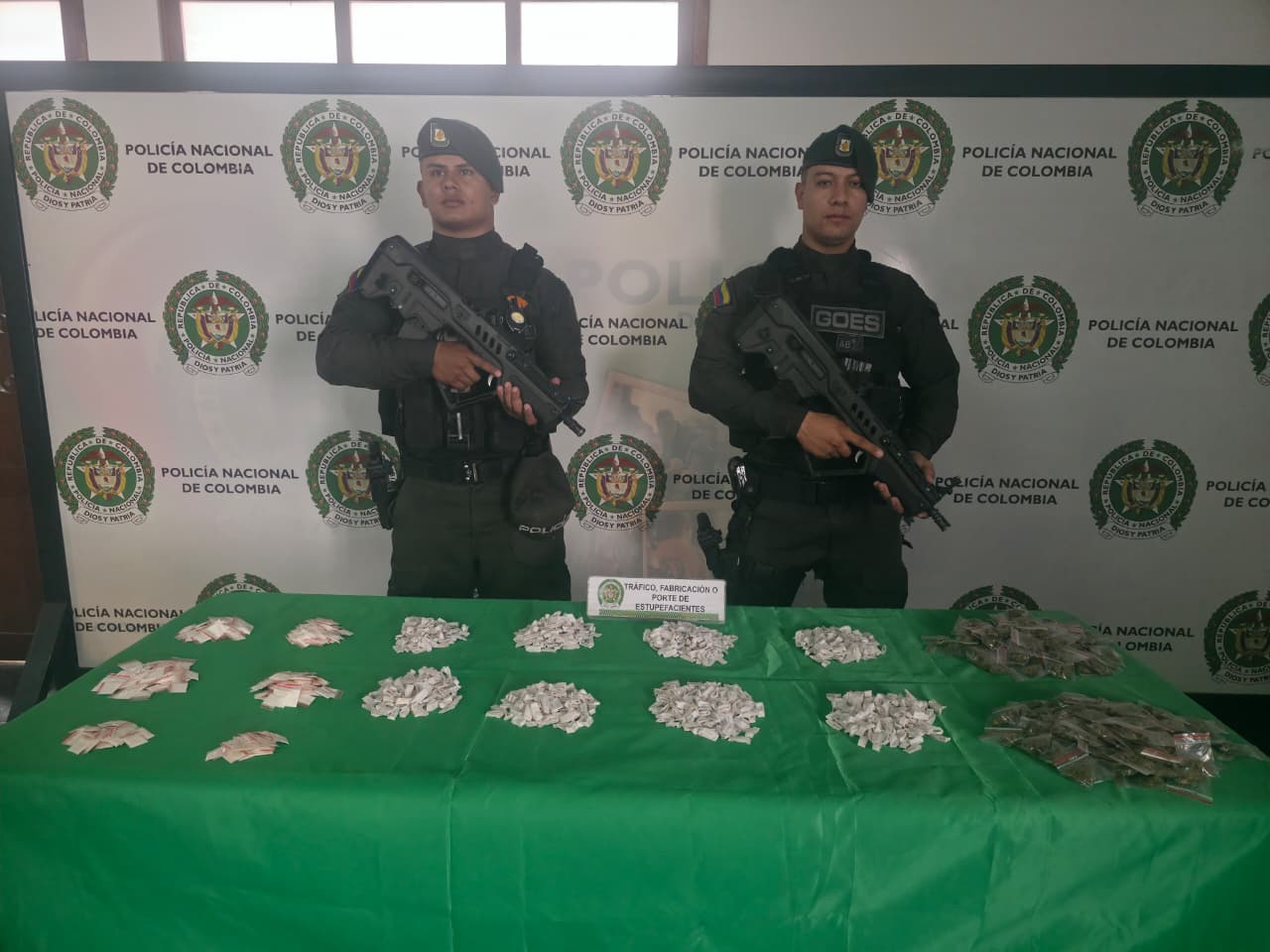 ADOLESCENTE FUE APREHENDIDA CON CERCA DE 2.000 DOSIS DE ESTUPEFACIENTES EN GIRÓN