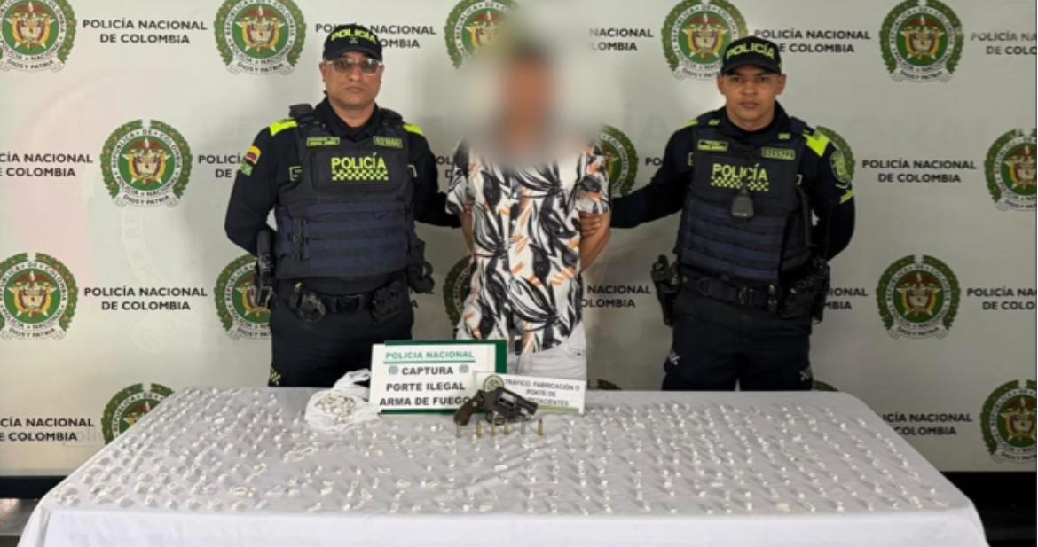 CAPTURADO EN GIRÓN CON UN REVÓLVER Y 500 DOSIS DE BAZUCO