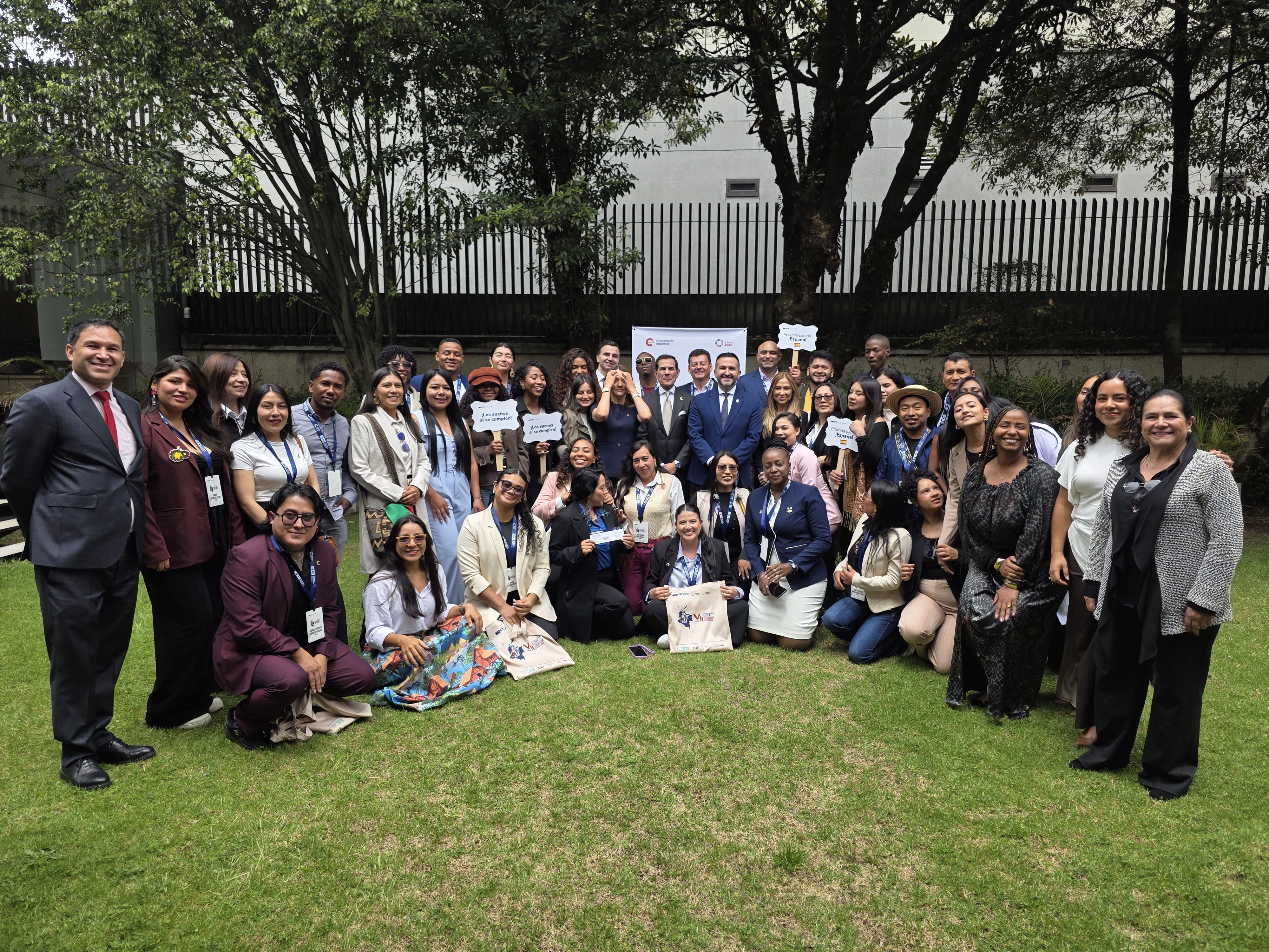 40 líderes de 13 departamentos fortalecen sus proyectos en España a través del Programa Institucional ICETEX – Fundación Carolina Colombia
