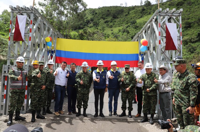  *Ingenieros Militares instalaron puente militar en Santander que conecta a tres departamentos del país*