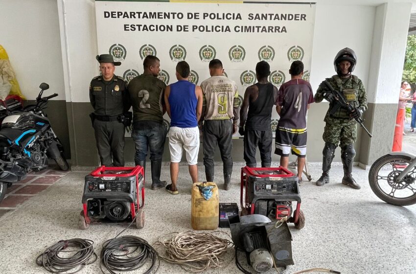  *Golpe a las estructuras de minería ilegal en Santander: Quinta Brigada logró cinco capturas por este delito*