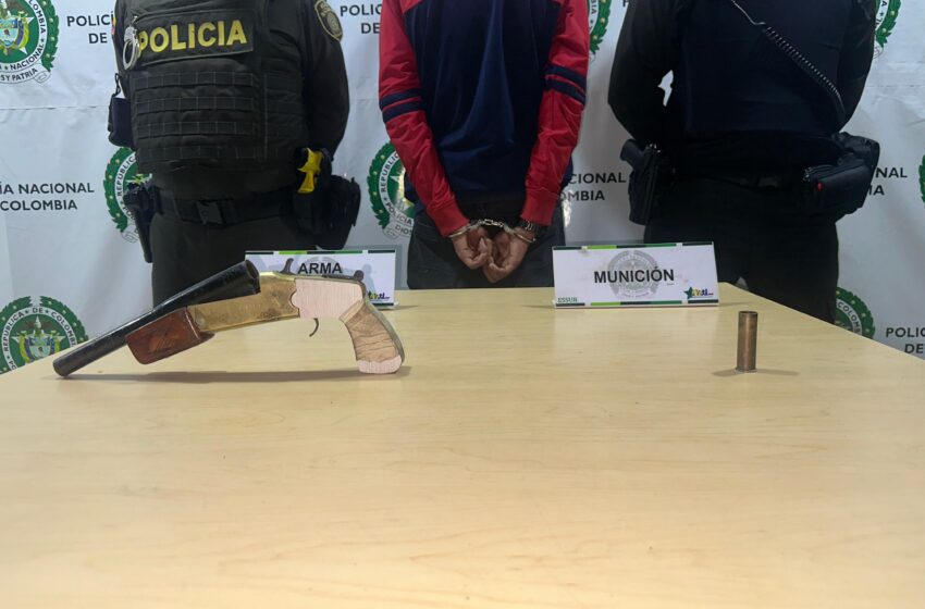 *La Policía en el Sur de Bucaramanga capturó a “Keiner” por porte ilegal de armas de fuego* 